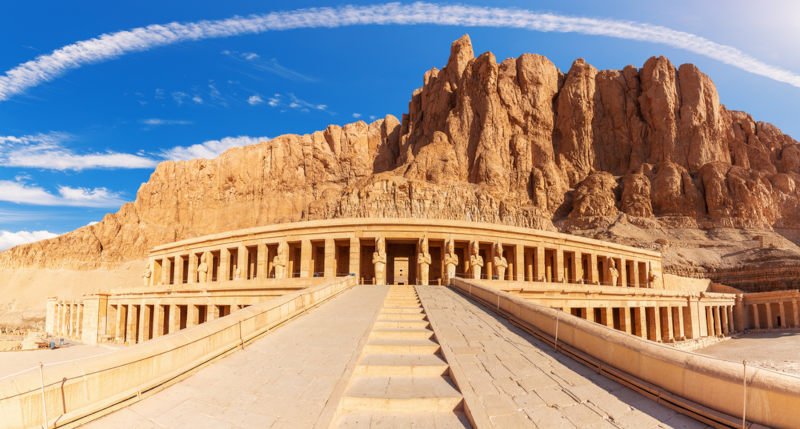 Deir el-Bahari, a câmara mortuária de Hatshepsut, uma das grandes construções realizadas durante seu reinado.