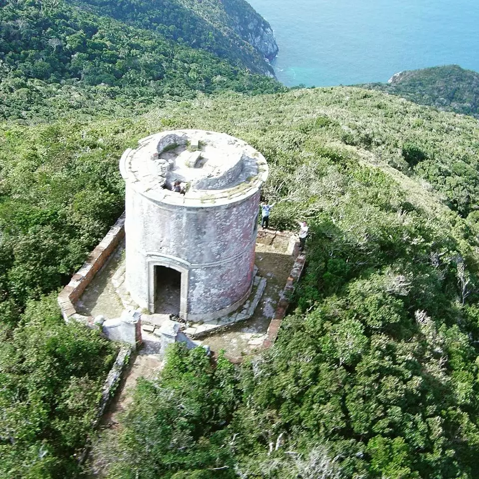 farol velho.jpg Rio de Janeiro tem uma nuvem que se encontra no mesmo lugar há séculos e que já atrapalhou planos do antigo Império