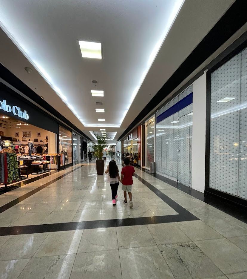WhatsApp Image 2024 06 17 at 12.16.27 1 1 Shoppings que 'fracassaram' na Zona Norte têm mais da metade de suas lojas fechadas