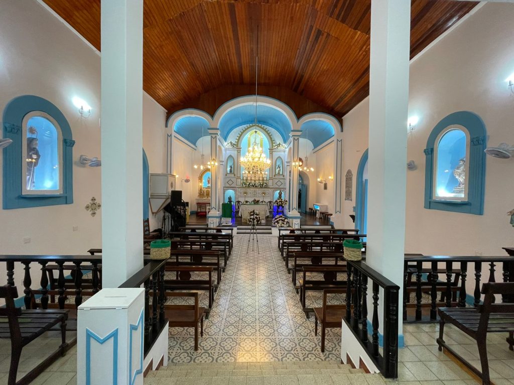 WhatsApp Image 2024 06 20 at 15.01.19 3 Padre é acusado de descaracterizar igreja centenária de Santa Teresa: 'trocou até o piso por porcelanato'
