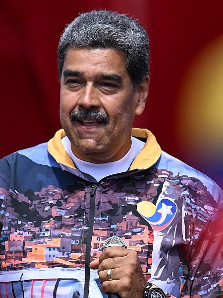 Maduro disputa a reeleição neste domingo (28)