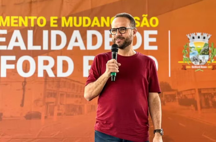 Denis Macedo, secretário de Educação de Belford Roxo