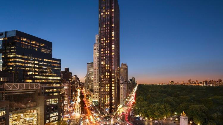 Trump International Hotel & Tower New York, em Manhattan, Nova York, é um dos edifícios de Donald Trump