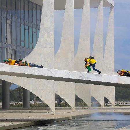 Manifestantes golpistas invadiram Brasília em 8 de janeiro de 2023