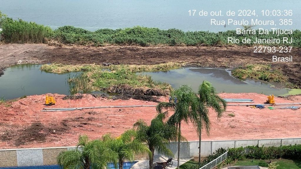 Imagem do WhatsApp de 2024 10 17 as 11.37.47 7a15481d Ambientalistas e autoridades cobram fiscalização em obra que está aterrando margem da Lagoa de Jacarepaguá