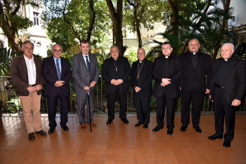 Altos dignitarios da Ordem do Santo Sepulcro Altos dignitários da Ordem do Santo Sepulcro chegam ao Rio de Janeiro para solenidades de Investidura de novos Cavaleiros e Damas