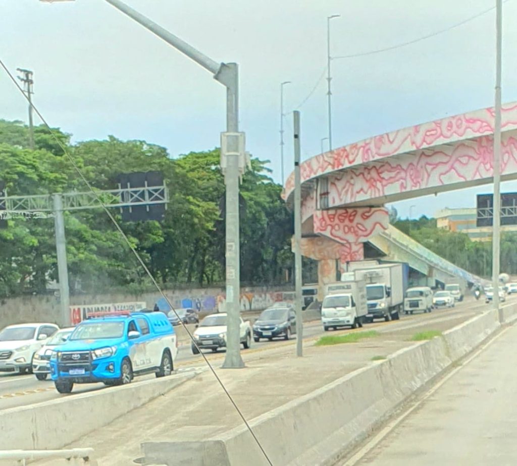 Imagem do WhatsApp de 2024 10 25 as 13.15.08 10d6221b Depois do caos: a volta à rotina das pessoas que passam todos os dias no trecho da Avenida Brasil que foi fechado nesta quinta-feira