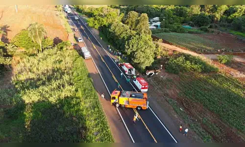 Mulher morre e quatro pessoas têm ferimentos graves em acidente no PR