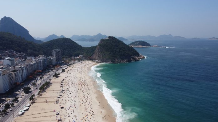 Praia de Copacabana , do Alto - Foto: Rafael Catarcione